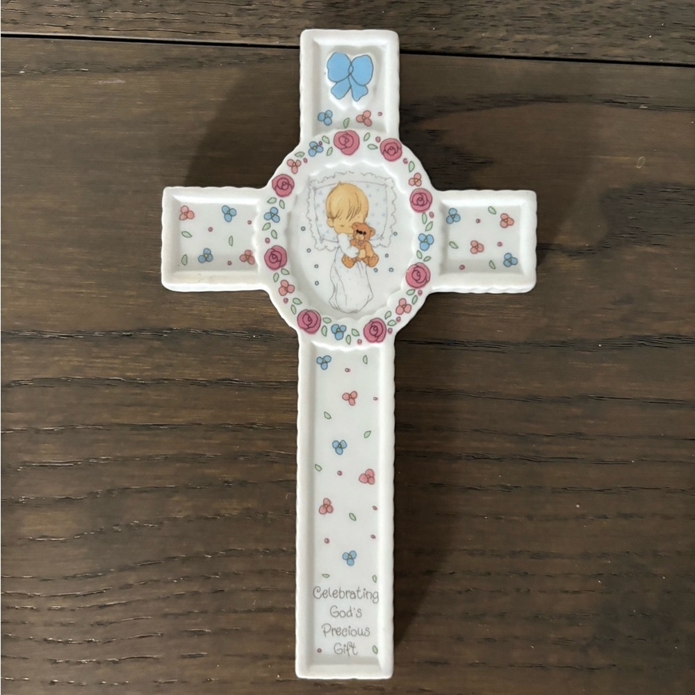 Precious moments cross keepsake new in box.